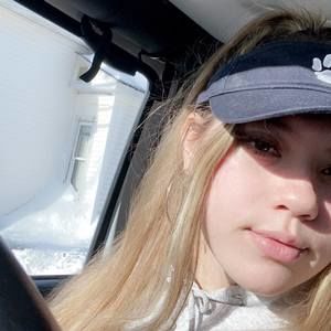 Meet your Posher, Kayla